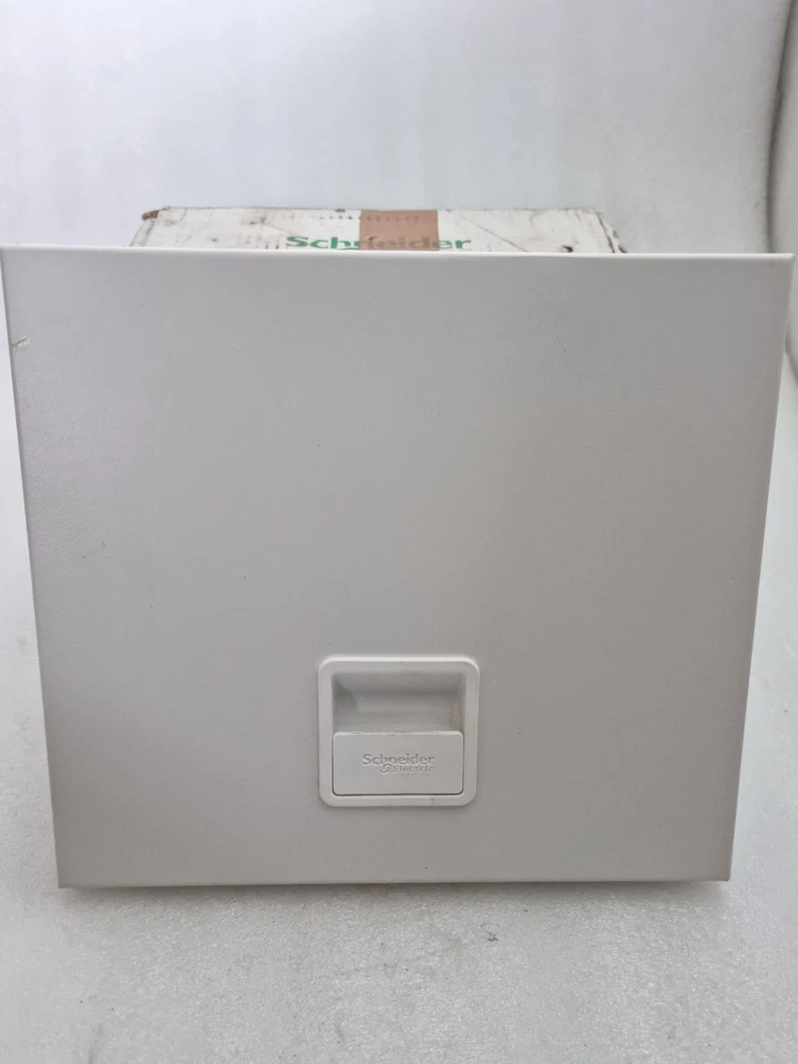 Schneider Electric A9HESN04 4 Module Metal Distribution Board New